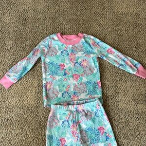 Lilly Pulitzer lightly worn 2t girls pajama set
